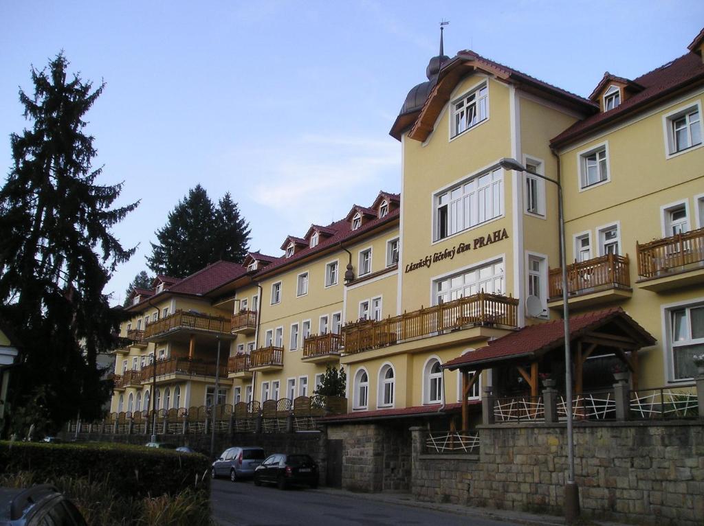 Lazensky Lecebny Dum Praha Hotel Luhačovice Zewnętrze zdjęcie